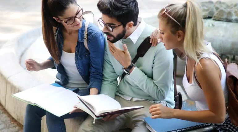 Quantos semestres em um ano? 28 Quantos semestres em um ano 4