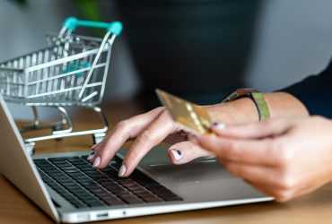 5 dicas para melhorar a experiência nos canais digitais da loja online 2 1651540063_7-minE-commerceMothers-Day-what-are-the-most-searched-items-in
