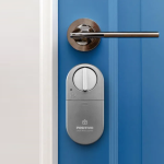 1654119489_3-minCasaconnectedPositivo-launches-smart-lock-designed-for-the-door-of