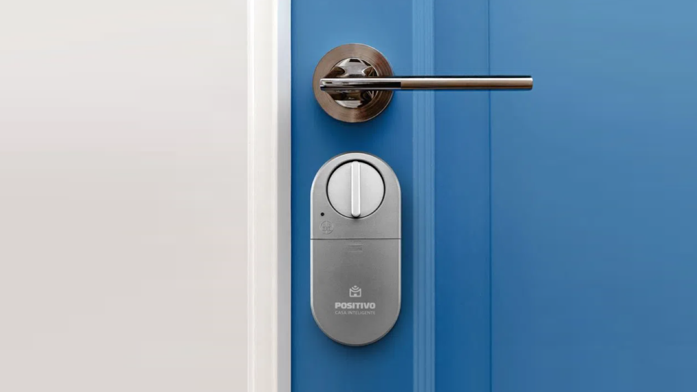 1654119489_3-minCasaconnectedPositivo-launches-smart-lock-designed-for-the-door-of