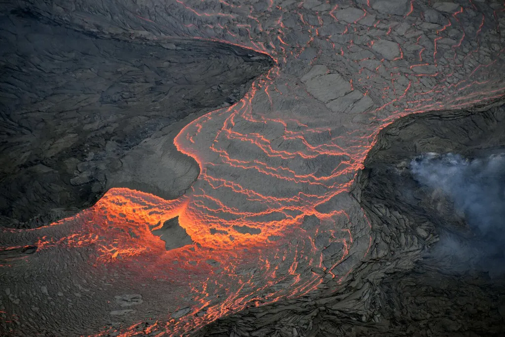 58-secEnvironmentStudy-explains-possible-origin-of-Kilauea-volcano-one-of