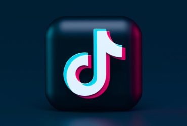 Como adicionar links clicáveis nos vídeos do TikTok? 4 How-to-add-clickable-links-on-TikTok-videos-1024x576