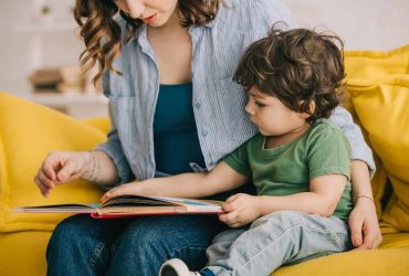 Reading-Comprehension-For-Kids-with-Examples-and-Activities-696x476