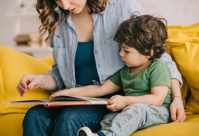 Compréhension-de-la-lecture-pour-les-enfants-avec-exemples-et-activités-696x476