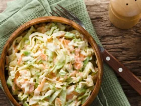 Morte à salada de repolho aquosa