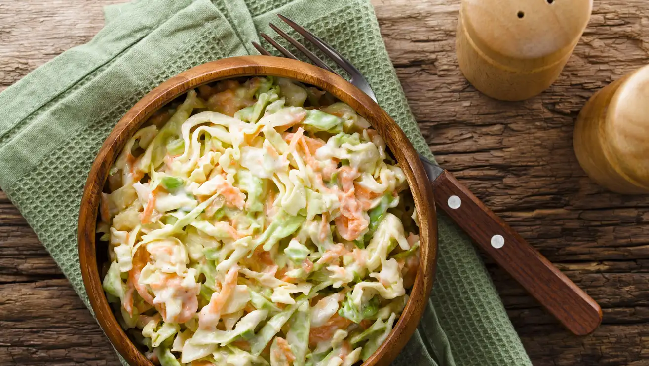 Morte à salada de repolho aquosa