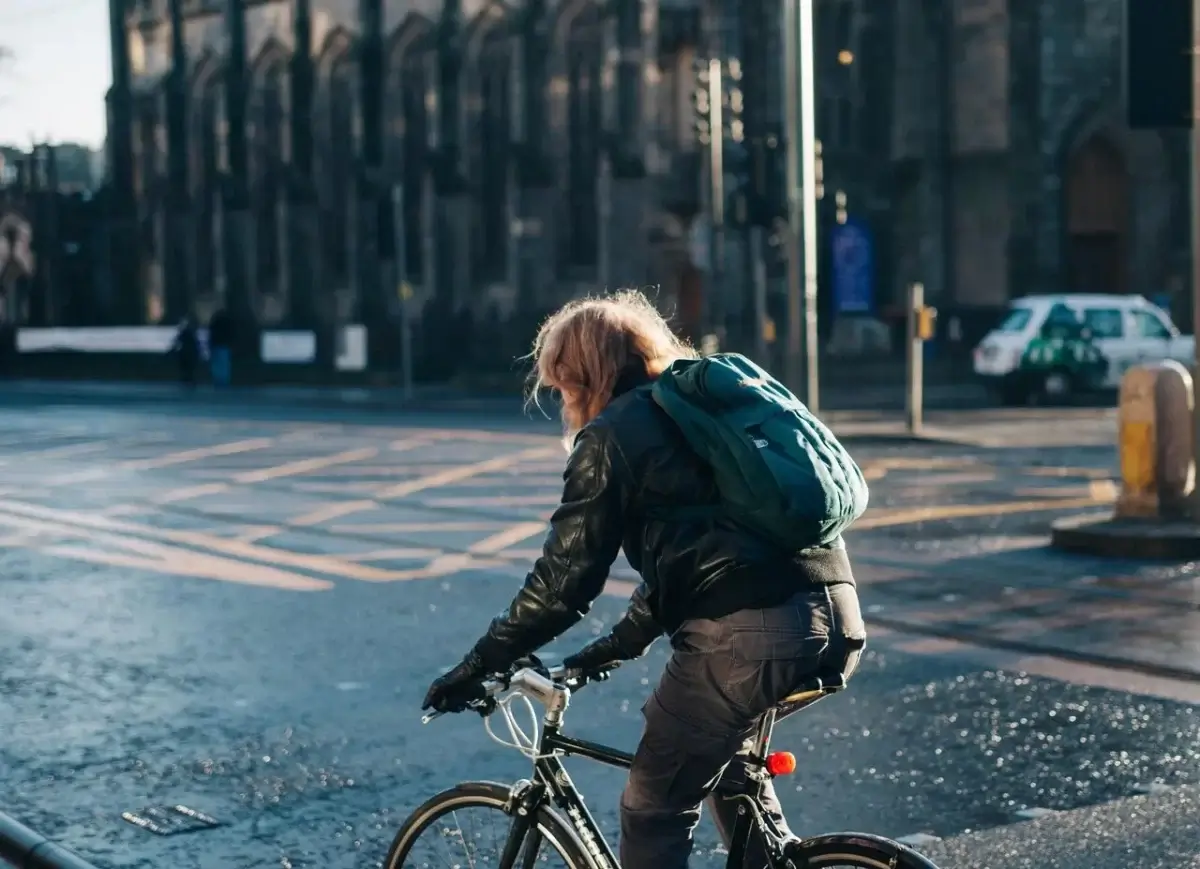 Qual é a velocidade média para o ciclismo urbano