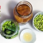 Transforme vagens de ervilha vazias em um vinagre delicado e com sabor