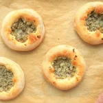 Faça Bialys caseiro com massa de pizza embalada