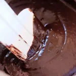 mistura de brownie em 'pudim'