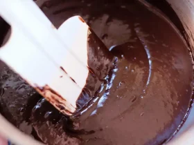 mistura de brownie em 'pudim'