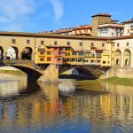 qual cidade italiana não é banhada pelo rio arno