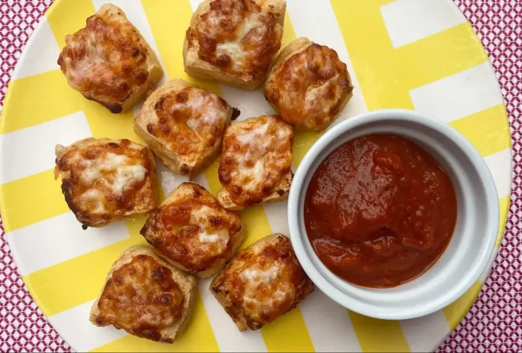 rolos de pizza de tofu folhado