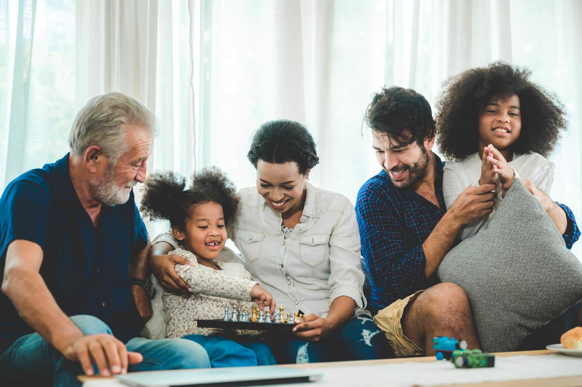 O que significa sonhar com parentes e amigos? 34 sonhar com parentes e amigos