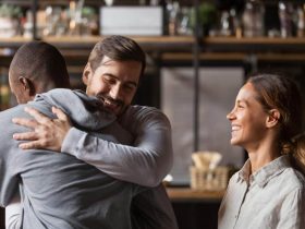 O que significa sonhar com conhecido? 9 sonhar com um conhecido