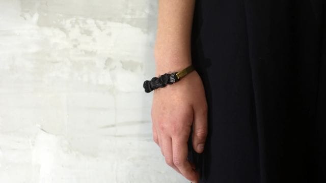 O que significa a pulseira do sutiã