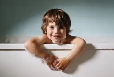 Quantas vezes você realmente precisa tomar banho