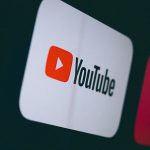 Perguntas frequentes sobre preços do Google Ads Qual é o orçamento de publicidade ideal para o Google Ads? A maior parte da receita do Google depende do sucesso do Google Ads. É por isso que eles têm várias ferramentas de gerenciamento de PPC para ajudá-lo, como a Calculadora de custos de anúncios do Google. Essa ferramenta pode ajudar a decidir sobre os gastos com anúncios do Google e o custo dos anúncios do Google. Ele pode dizer quanto seria seu retorno sobre o investimento em publicidade (ROAS). Tudo o que você precisa saber é o retorno típico que obterá de um novo cliente. Isso ajuda a determinar se o custo de um determinado anúncio do Google é muito caro para o seu orçamento de publicidade ou não. O Google Ads também oferece recursos de controle de orçamento. Isso permite que você ajuste o custo de seus anúncios no Google a cada dia. O Google Ads é gratuito? Infelizmente, os anúncios do Google não são gratuitos. O custo médio por clique no Google Ads está entre $ 1 e $ 2 na Rede de Pesquisa do Google. O custo médio por link na Rede de Display do Google é inferior a US$ 1. Como o Google Ads determina seu custo por clique? O Google determina seu custo por clique usando a classificação do anúncio do anúncio. A classificação do anúncio é seu lance máximo para uma palavra-chave específica multiplicado pelo Índice de qualidade de seu anúncio. E quanto à otimização de mecanismo de pesquisa? Muitas empresas combinam uma estratégia de publicidade digital com uma estratégia de otimização de mecanismo de pesquisa ( SEO) para ajudá-las a obter leads orgânicos e pagos para seus negócios. Para aprender tudo sobre SEO, é melhor conferir este Guia para iniciantes sobre otimização de mecanismos de pesquisa . É essencialmente produzir conteúdo em seu site que aparecerá logo abaixo dos anúncios pagos quando alguém pesquisar no Google. Tudo começa com a compreensão do que seus clientes estão procurando e, em seguida, criando conteúdo que os ajude a encontrar você. Por exemplo, se você é um encanador, pode descobrir que seus clientes estão procurando muito por uma torneira de cozinha com vazamento. Você pode criar alguns guias e até um vídeo do YouTube sobre como resolver esse problema. Se você se aprofundar o suficiente com exemplos passo a passo, o Google o recompensará com o tempo. SEO é um esforço consistente e de longo prazo, então planeje criar muito conteúdo por um longo período de tempo antes de começar a ver alguns resultados. Os anúncios do Google também podem fornecer informações excelentes sobre qual conteúdo você deve criar para seus clientes. Você pode descobrir quais palavras-chave estão convertendo e, em seguida, criar postagens de blog e páginas de conteúdo em seu site sobre essas palavras-chave. Por exemplo, se você é um encanador e sabe que as pessoas pesquisam "Melhores encanadores de Los Angeles", você pode criar uma série de postagens de blog sobre isso. Tais como "10 melhores encanadores em Los Angeles", "Como encontrar o melhor encanador em Los Angeles", etc. Se você criar uma postagem longa e cuidadosa sobre sua palavra-chave, ela terá uma chance maior de classificação orgânica e você não precisará mais pagar pelo anúncio do Google. Quais são os outros preços de publicidade? Existem muitos outros canais onde você pode gastar dinheiro com anúncios. Então, quais são os outros preços de publicidade? Pode variar muito de acordo com o setor, a região e o canal em que você está anunciando. Algumas áreas de negócios são mais competitivas do que outras. O melhor conselho que temos para dar enquanto você pesquisa preços de publicidade é fazer muitos testes. Aqui estão algumas coisas que você deve fazer. Pesquisa: se você já é um negócio, verifique seus leads atuais e veja de onde eles vieram. Uma rápida pesquisa ou revisão da análise do seu site pode ser útil. A partir daí você pode saber de onde eles vieram e quais tiveram o maior retorno sobre o investimento. Como uma pequena empresa, você geralmente pode ganhar muito dinheiro anunciando em apenas alguns lugares que criam um grande impacto em vez de espalhar seu dinheiro muito pouco. Teste: Então, seu sobrinho continua dizendo que você precisa estar no TikTok. Você deveria estar no TikTok? Quais são os preços e investimentos de publicidade do TikToks? A resposta é certa porque não, experimente. Apenas lembre-se de que você precisa se comprometer com 1 a 2 trimestres de teste de um novo canal antes de abandoná-lo, e isso também consumirá recursos de outro marketing que você está fazendo. Analise: hoje em dia, você deve ser capaz de rastrear o valor de cada dólar gasto em marketing. Certifique-se de olhar para as tendências e estar sempre tentando entender onde seu cliente é melhor. Pode ajudar adicionar uma agência de marketing para rastrear seus resultados para você.