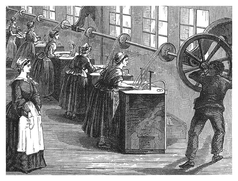 Nesta ilustração, as mulheres tecem fios de seda em resmas de tecido em um ambiente fabril.