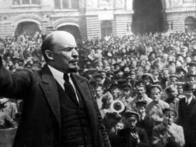 Vladimir Lenin levou a Rússia do governo Romanov à URSS
