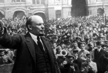 Vladimir Lenin levou a Rússia do governo Romanov à URSS