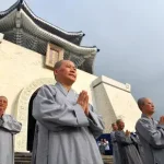 as freiras estão se tornando membros iguais da comunidade budista