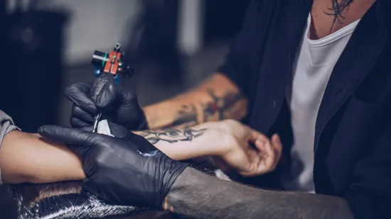 tatuagens de ponto e vírgula