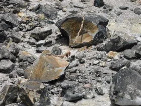 Um espírito maligno foi lançado quando a 'Killing Stone' do Japão se partiu ao meio? 10 Killing Stone