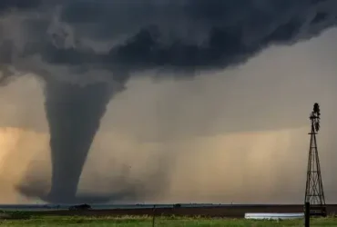 Qual é a diferença entre um relógio de tornado e um aviso? 5 elógio de tornado e um aviso