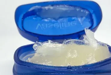 20 usos surpreendentemente práticos para vaselina 3 práticos para vaselina