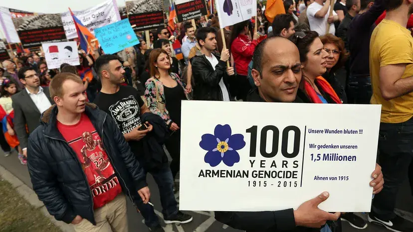 Membros da comunidade armênia local em Berlim 