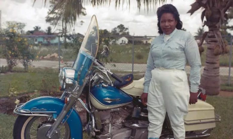História oculta sobre duas rodas: a história de Bessie Stringfield 1 a história de Bessie Stringfield
