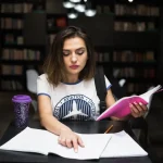 Aluna estremamente concetrada nos estudos
