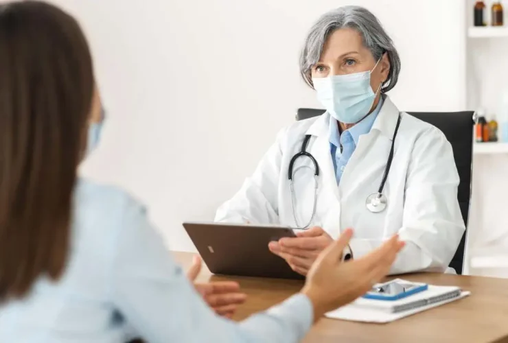 médico