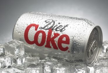 'Marinar' uma Coca-Cola Diet na geladeira não é uma coisa 10 Marinar