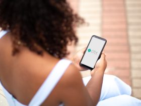 Imagem destacada do artigo sobre as novidades da atualização do WhatsApp, abordando melhorias em recursos diários, privacidade e funcionalidades modernas para 2024.