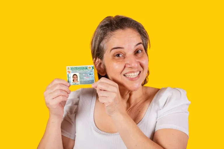 Como saber se a CNH é verdadeira? 1 cnh mulher 1